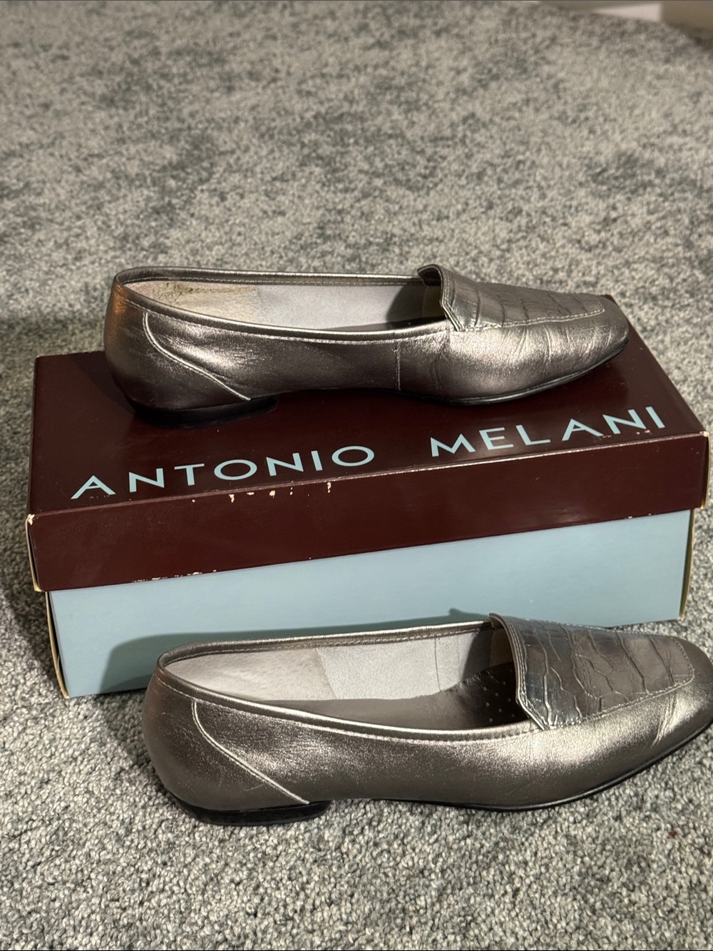 ANTONIO MELANI Metallic Silver Croc-Embossed Empire Loafers Size 6 - Picture 3 of 5